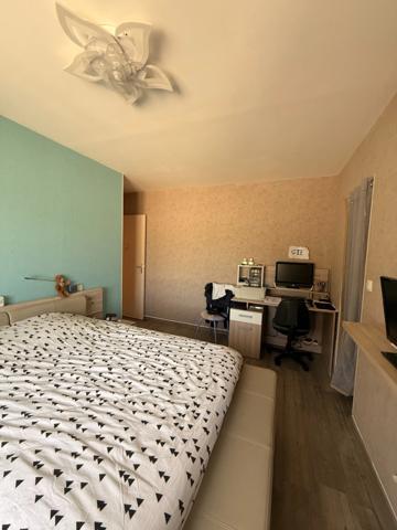 Pavillon de plain pied 136m², de 2012, 5 chambres, sur terrain de 1719m² 229 000 €