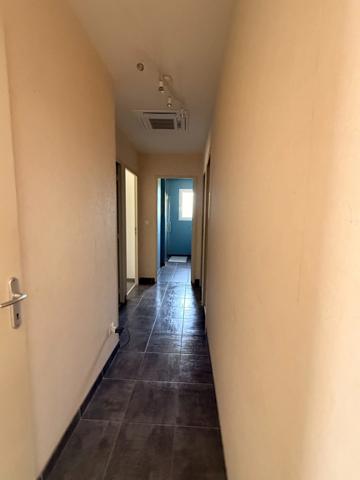 Pavillon de plain pied 136m², de 2012, 5 chambres, sur terrain de 1719m² 229 000 €