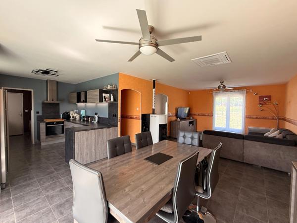 Pavillon de plain pied 136m², de 2012, 5 chambres, sur terrain de 1719m² 229 000 €