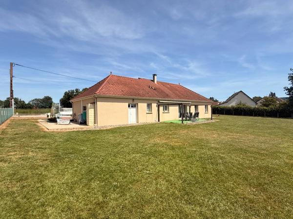 Pavillon de plain pied 136m², de 2012, 5 chambres, sur terrain de 1719m² 229 000 €