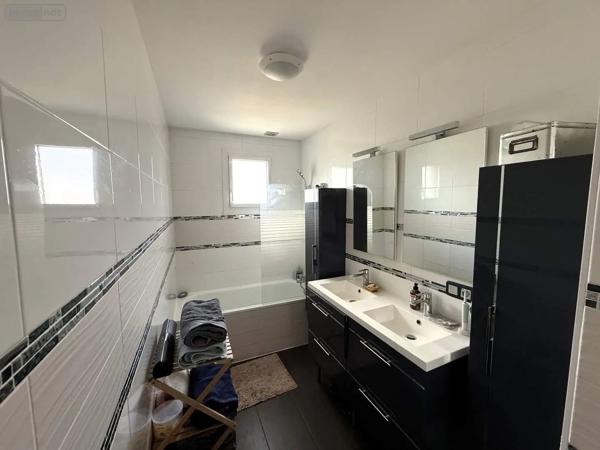 Location - Maison Servon-sur-Vilaine 35530 5 pièces 121 m 2 720 m 2