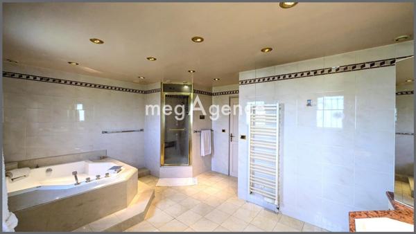 Maison à L' ARBRESLE, 69210 - 7 pièces 202m²