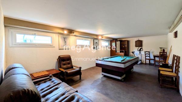 Maison à L' ARBRESLE, 69210 - 7 pièces 202m²