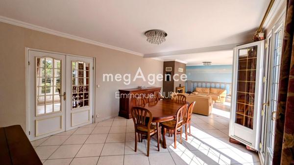 Maison à L' ARBRESLE, 69210 - 7 pièces 202m²