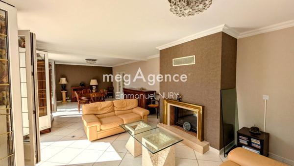 Maison à L' ARBRESLE, 69210 - 7 pièces 202m²