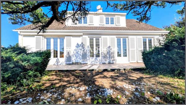 Maison à L' ARBRESLE, 69210 - 7 pièces 202m²