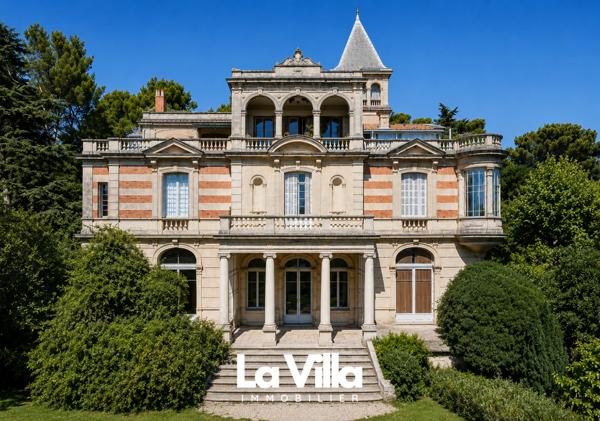 Demeure d'exception: Villeneuve les Avignon 4 pièce(s) 274 m2