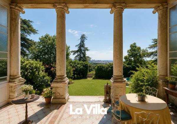 Demeure d'exception: Villeneuve les Avignon 4 pièce(s) 274 m2