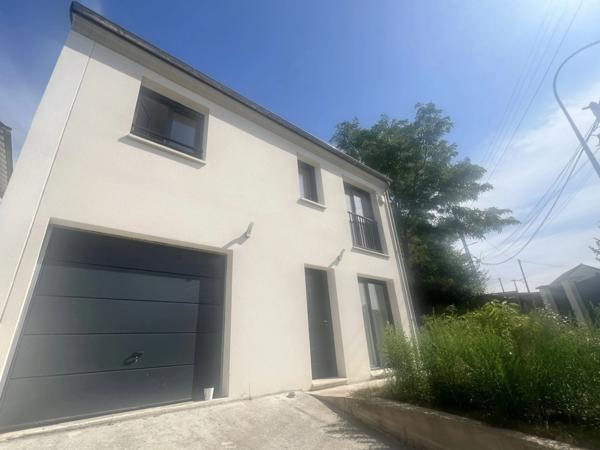 Maison récente 2022 avec garage, cadre verdoyant au calme sur les Coteaux d'Argenteuil