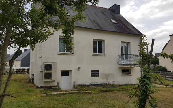 Maison à vendre    5 pièces •  Ploumagoar