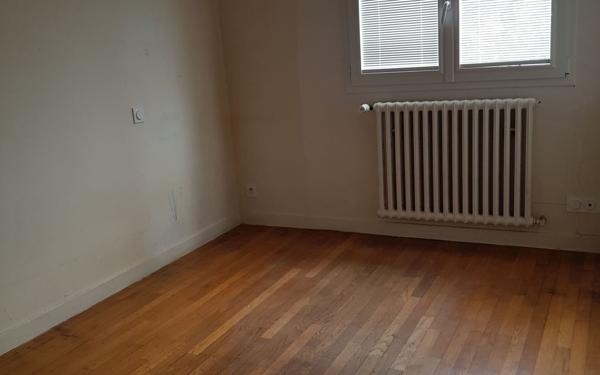 Maison à vendre    5 pièces •  Ploumagoar