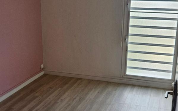 Appartement à vendre    4 pièces • 83,63 m2 Les Abymes