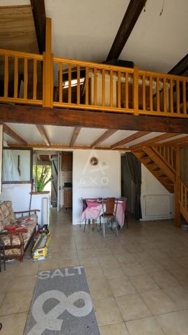 Maison T3 avec grand terrain arboré et grand plan deau