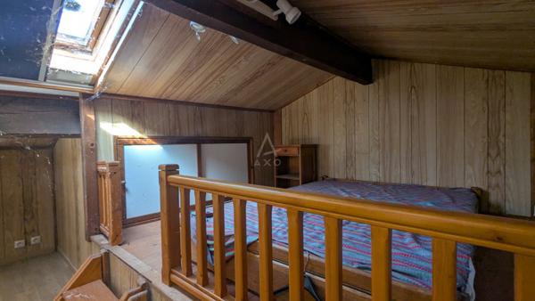 Maison T3 avec grand terrain arboré et grand plan deau