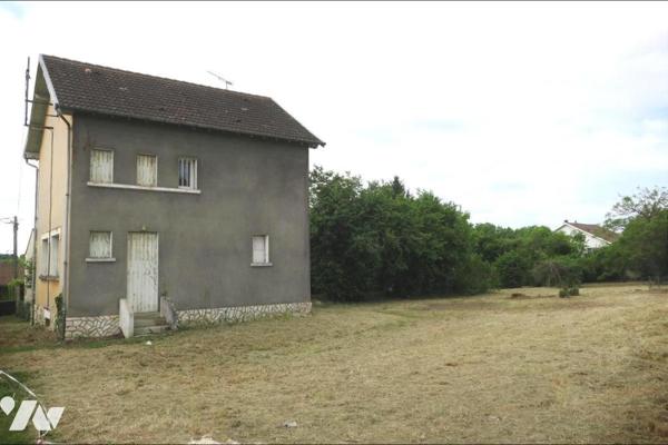 Maison T4 - Sous-sol - Garage - Jardin - Terrain divisible. 2 043 m² cadastré.