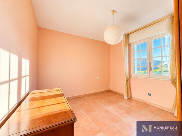 MAISON INDIVIDUELLE SUR SOUS-SOL AVEC JARDIN ET GARAGE