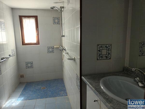 Maison de village
                                                                                                                                                                                                                                                                                                                        5 pièce(s)                                                                                                                                                                                                          3 chambre(s)                                                                                                                                                                                                          97  m²