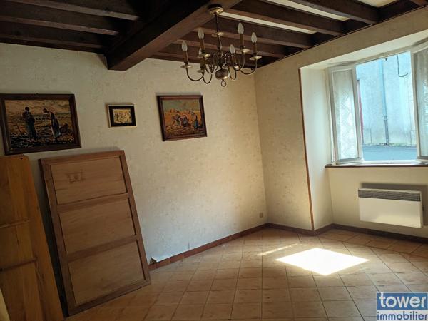 Maison de village
                                                                                                                                                                                                                                                                                                                        5 pièce(s)                                                                                                                                                                                                          3 chambre(s)                                                                                                                                                                                                          97  m²