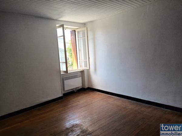 Maison de village
                                                                                                                                                                                                                                                                                                                        5 pièce(s)                                                                                                                                                                                                          3 chambre(s)                                                                                                                                                                                                          97  m²
