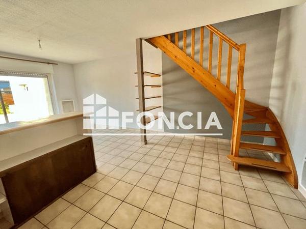 Location Appartement 3 pièces 56.7 m² - 130 ROUTE DE CREMOLIERE Etables 07300