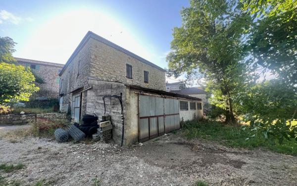 Maison à vendre    1 pièce •  Berrias-et-Casteljau