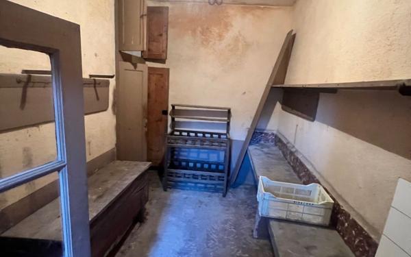 Maison à vendre    1 pièce •  Berrias-et-Casteljau