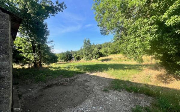 Maison à vendre    1 pièce •  Berrias-et-Casteljau