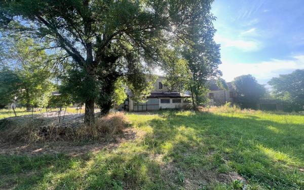 Maison à vendre    1 pièce •  Berrias-et-Casteljau