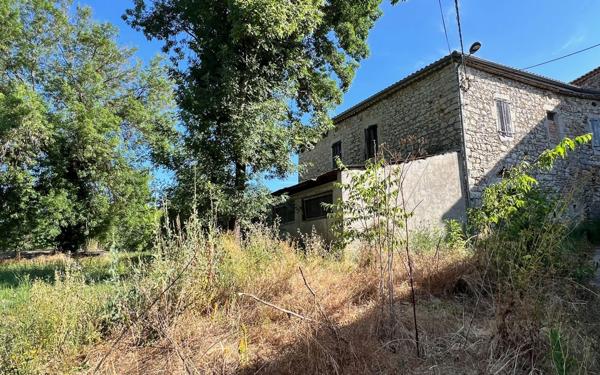 Maison à vendre    1 pièce •  Berrias-et-Casteljau