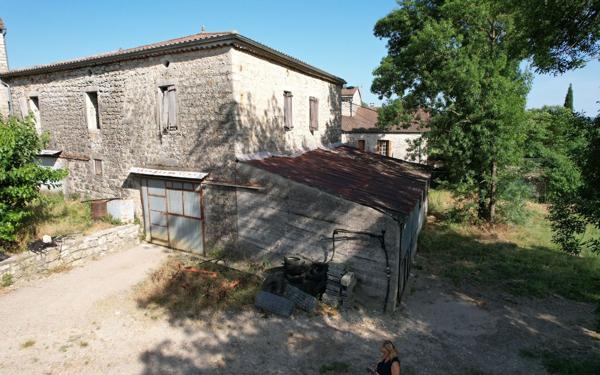 Maison à vendre    1 pièce •  Berrias-et-Casteljau