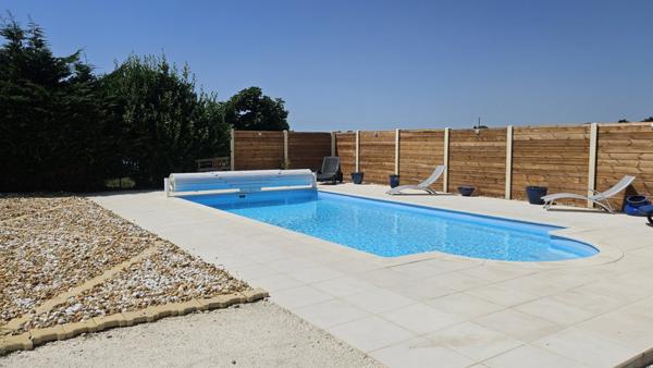 Maison pierre 4 chambres et 150m² de dépendances