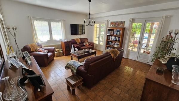 Maison pierre 4 chambres et 150m² de dépendances