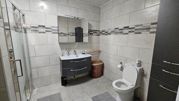 Maison pierre 4 chambres et 150m² de dépendances