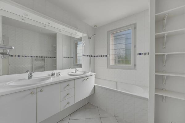 Maison à vendre 6 pièces PREVESSIN MOENS (01)