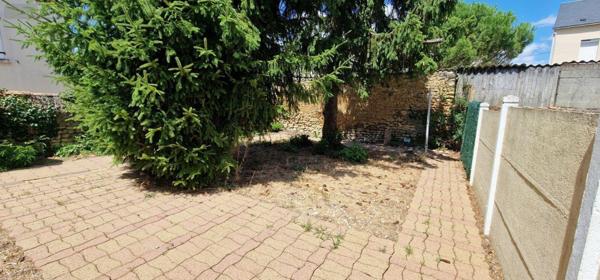 Maison de ville à vendre à Thouars dans les Deux-Sèvres (79100), ref : 79079-37