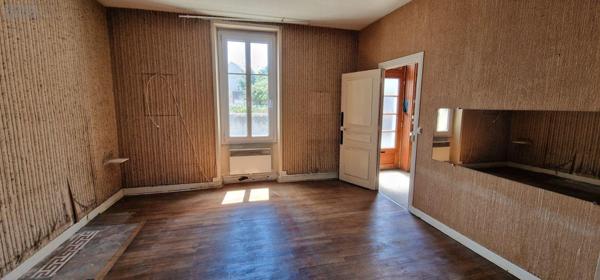 Maison de ville à vendre à Thouars dans les Deux-Sèvres (79100), ref : 79079-37