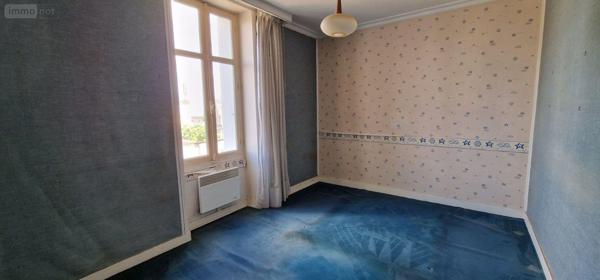 Maison de ville à vendre à Thouars dans les Deux-Sèvres (79100), ref : 79079-37