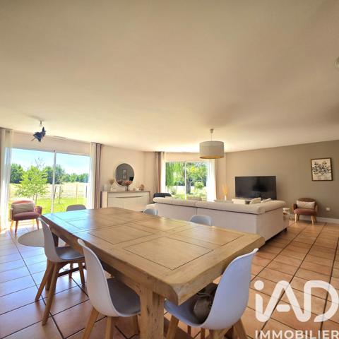 Maison à vendre 5 pièces 135 m² Saint-Pierre-d'Eyraud