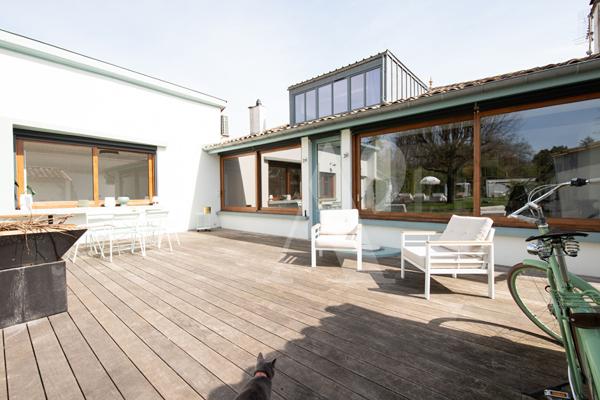 ARCHITECTURE COUP DE COEUR - 1930- MAISON RÉNOVÉE AVEC GRAND JARDIN ET DÉPENDANCE - BÈgles