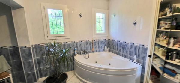 Margès (26260) À vendre – Spacieuse maison 9 pièces de 185 m² avec sous-sol complet et terrain de 4 000 m²