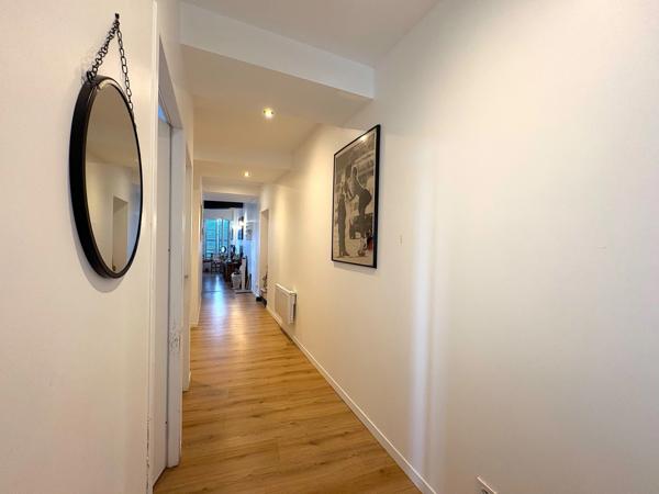APPARTEMENT 3 PIÈCES 73M2 ENTIEREMENT RENOVÉ AVEC TERRASSE, QUARTIER HISTORIQUE DE LA VILLE
