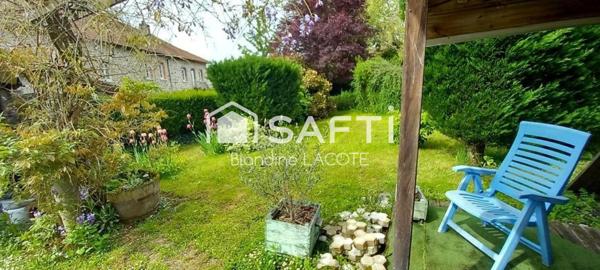 L'authenticité en centre-ville : pierres, cheminée et jardin