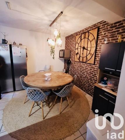 Maison traditionnelle 10 pièces de 245 m² à Le Tampon (97430)