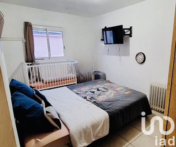 Maison traditionnelle 10 pièces de 245 m² à Le Tampon (97430)