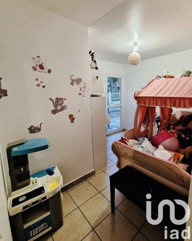 Maison traditionnelle 10 pièces de 245 m² à Le Tampon (97430)