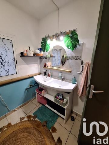 Maison traditionnelle 10 pièces de 245 m² à Le Tampon (97430)