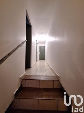 Maison traditionnelle 10 pièces de 245 m² à Le Tampon (97430)