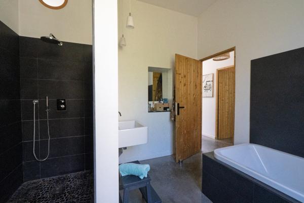 Maison atypique familiale 3 chambres à Sète avec buanderie et débarras