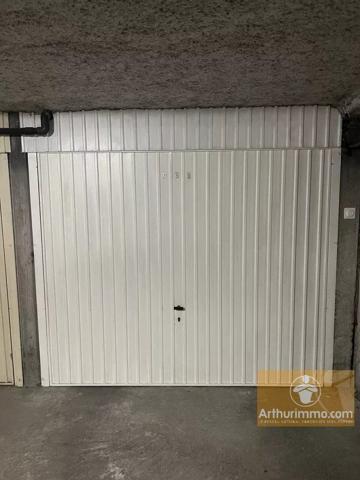 Location                                                      Appartement
                        
                     2 pièces                      36 m2                     à Sète