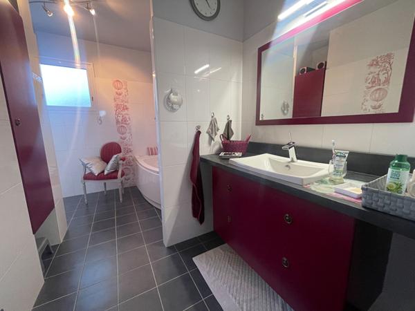 MAISON A VENDRE A VANNES 6 CHAMBRES PROCHE SENTIERS COTIERS COMMERCES